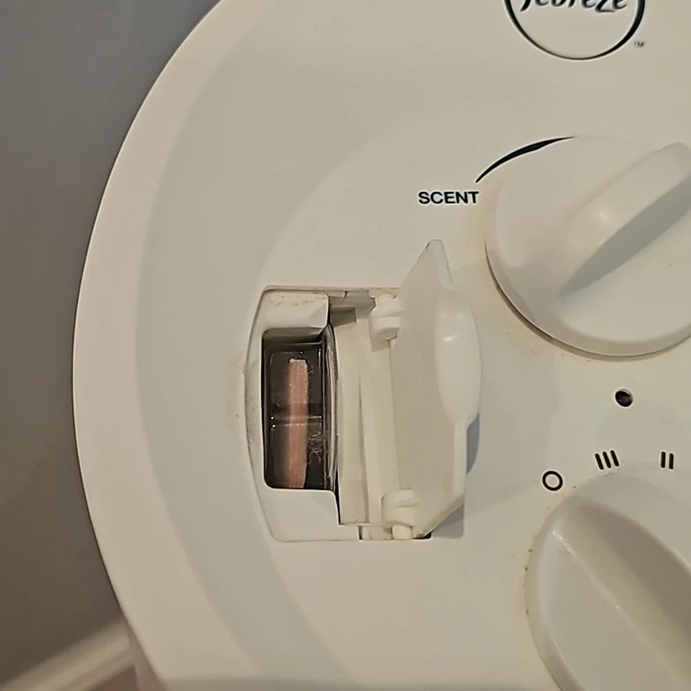 Febreze Mini Tower Air Purifier with Dual-Action HEPA-Type Filter, FHT180W, - Picture 3 of 8
